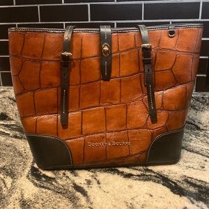 Dooney and Bourke tote